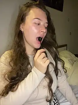 KristieKitty online show from 04-07-26, 06:43