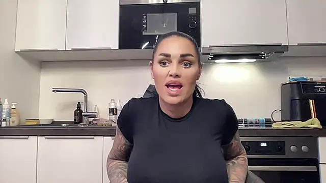 AMBER HARD online show from 03-11-26, 10:59