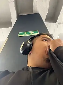 OliverTabordaa online show from 04-11-26, 04:54