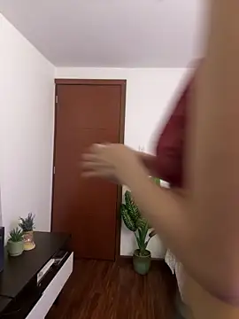 Suki 3 online show from 04-17-26, 11:40