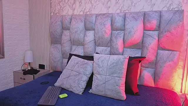 LyraenBlue online show from 04-11-26, 04:21