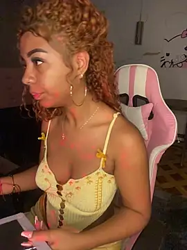 ThePrettyTiana online show from 04-18-26, 07:07