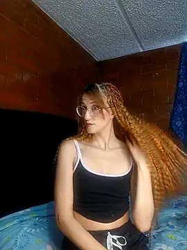 susanhottie1 online show from 04-12-26, 10:13
