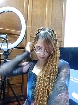 susanhottie1 online show from 04-12-26, 02:37