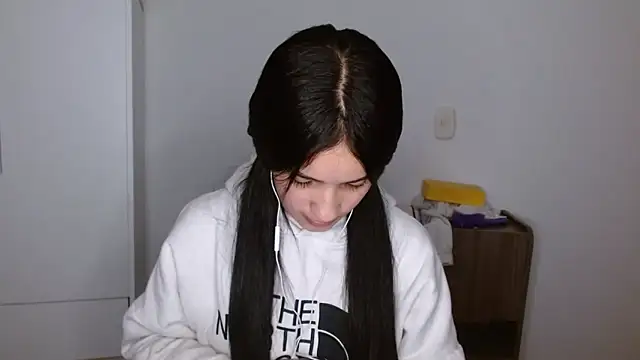 Lucy engel online show from 04-10-26, 12:50