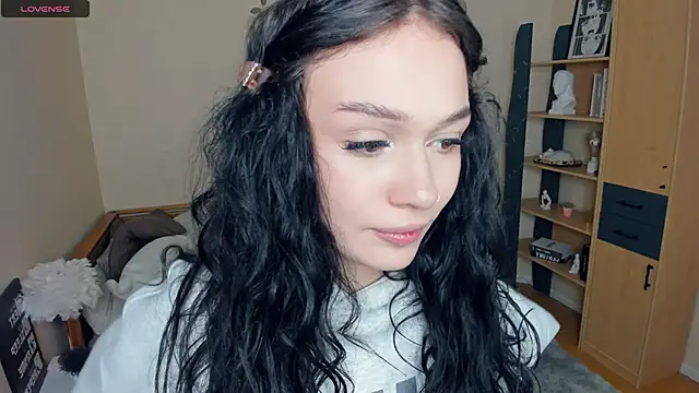 LynnCiprian online show from 04-11-26, 07:50