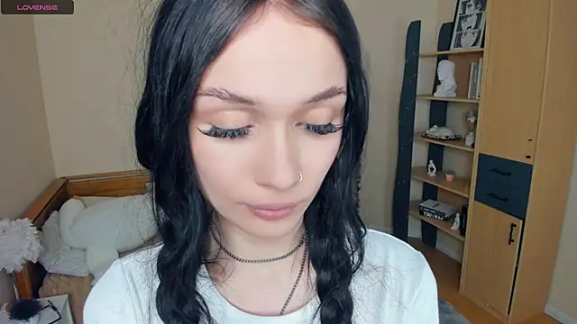 LynnCiprian online show from 04-12-26, 08:12