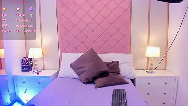 Alexa Jonees online show from 04-10-26, 07:32