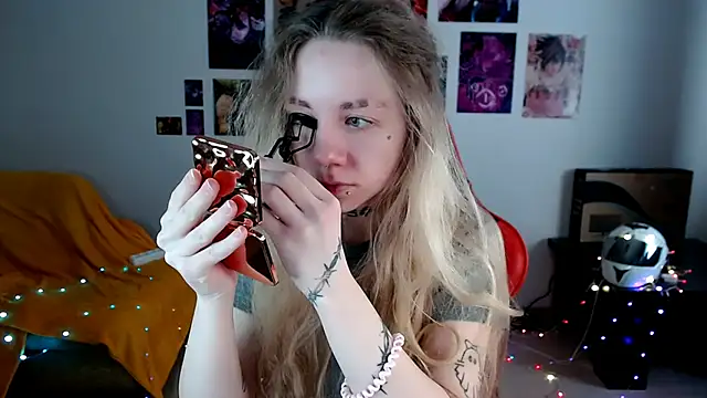 Nica Kawaii online show from 04-10-26, 07:48