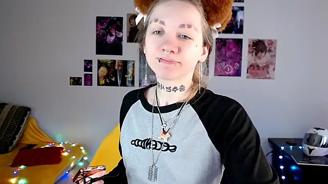 Nica Kawaii online show from 04-18-26, 10:28