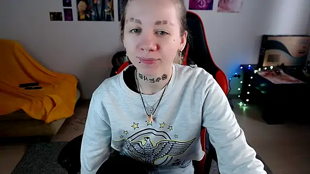 Nica Kawaii online show from 04-02-26, 06:42