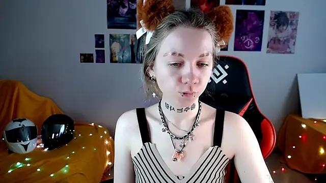 Nica Kawaii online show from 05-21-26, 12:24