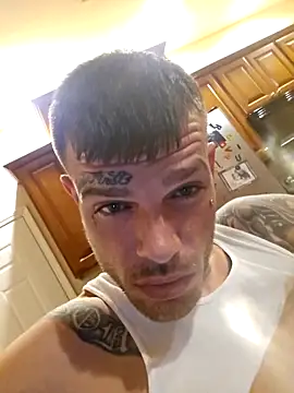 CrystalNBubba online show from 03-05-26, 04:31