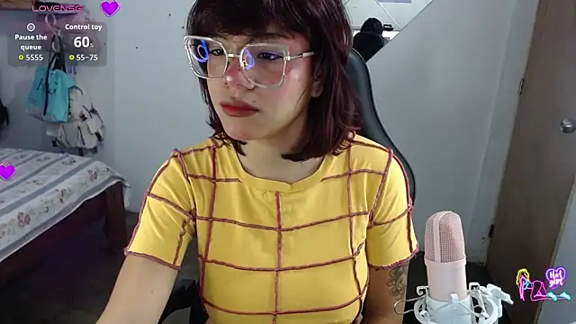 Snapshot of kinky_catalina chatting on 05-07-26, 08:39 kinky catalina online show from 05-07-26, 08:39