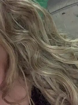 gatinhaloirinha online show from 03-05-26, 04:09