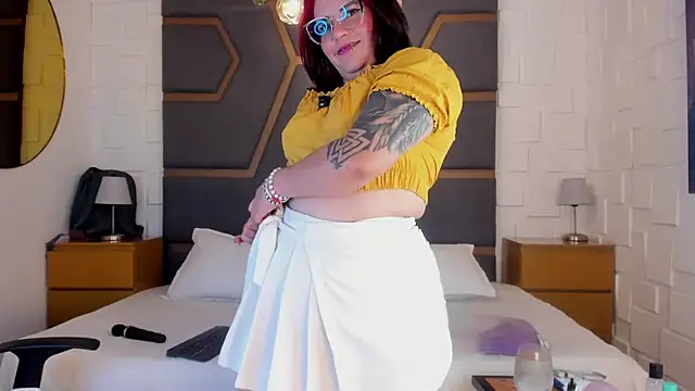 juana valkiria online show from 05-07-26, 03:44