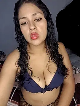 Snapshot of shantal1921 chatting on 04-05-26, 04:41 shantal1921 online show from 04-05-26, 04:41