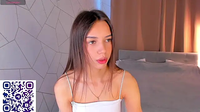 Tiffany-Grace online show from 06-19-26, 01:00
