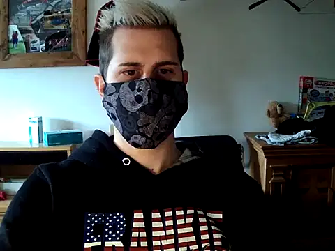 YoUnGbOy2018 online show from 03-11-26, 11:04