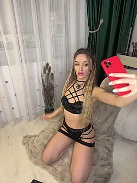 KatieCutieXooo online show from 05-06-26, 04:22