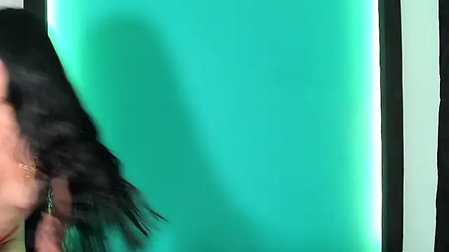 Emma AH online show from 05-05-26, 03:59