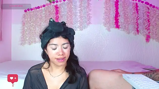 Zoe Axel1 online show from 04-04-26, 07:31