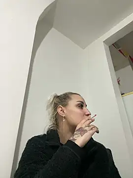 Giullyaxxx online show from 03-11-26, 10:04