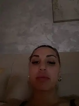 Giullyaxxx online show from 04-08-26, 11:22