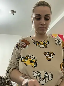 Giullyaxxx online show from 03-06-26, 12:44