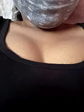 Snapshot of Horny_Natasa_ chatting on 03-15-26, 04:58 Horny Natasa online show from 03-15-26, 04:58