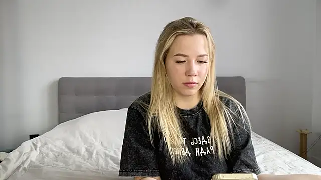 alyrasun online show from 04-19-26, 07:09