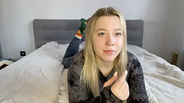 alyrasun online show from 04-18-26, 07:11