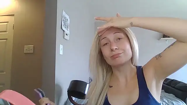 Snapshot of localdivinediva chatting on 06-15-26, 04:50 localdivinediva online show from 06-15-26, 04:50