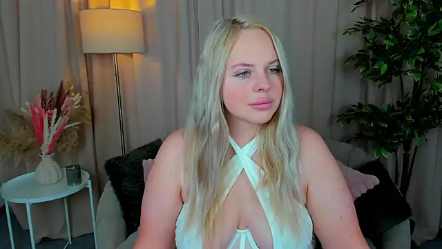 Nikolla  online show from 03-10-26, 04:44