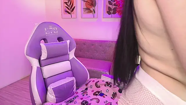 Miia  owens online show from 05-03-26, 03:37