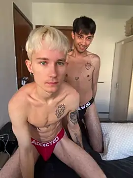 AlphaTwinks online show from 04-16-26, 09:54