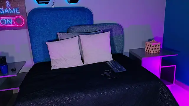 MiiaCullens online show from 03-28-26, 12:06