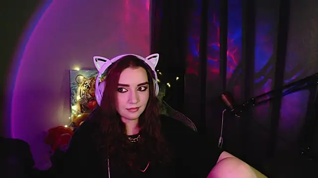 Celia Sensual  online show from 06-16-26, 07:14