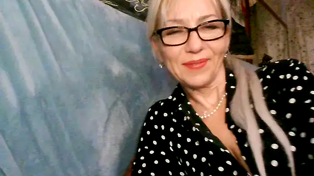 AlisaAngell online show from 04-11-26, 02:52