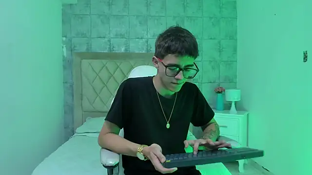 TylerCross  online show from 03-13-26, 08:58