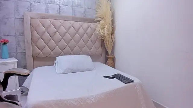 TylerCross  online show from 03-18-26, 08:32