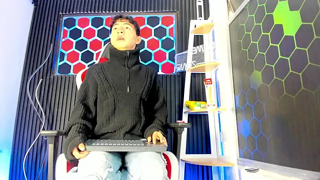Cristopher Wild online show from 04-12-26, 08:01
