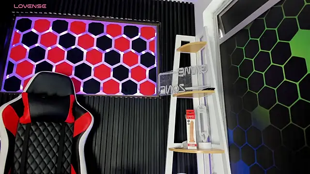 Cristopher Wild online show from 04-08-26, 08:21