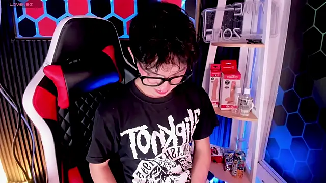 Cristopher Wild online show from 04-30-26, 08:57