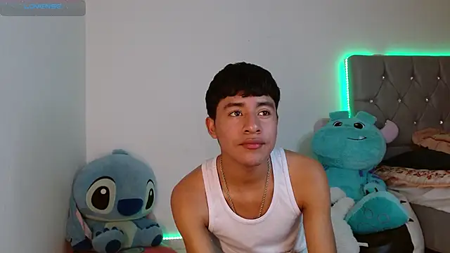 Snapshot of Sebas_fire4 chatting on 03-08-26, 10:57 Sebas fire4 online show from 03-08-26, 10:57