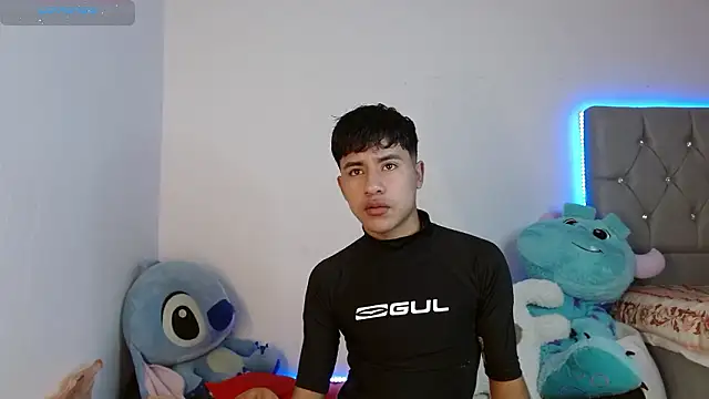 Snapshot of Sebas_fire4 chatting on 03-12-26, 02:10 Sebas fire4 online show from 03-12-26, 02:10