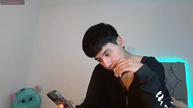 Sebas fire4 online show from 04-30-26, 03:52