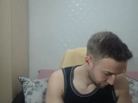 Snapshot of BlondEagleMuscle chatting on 03-17-26, 09:18 BlondEagleMuscle online show from 03-17-26, 09:18