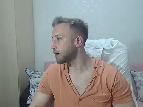 BlondEagleMuscle online show from 05-17-26, 09:26