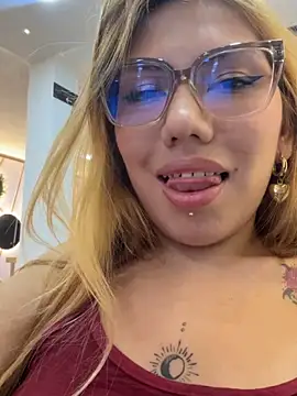 Lia Sterling online show from 04-22-26, 01:01